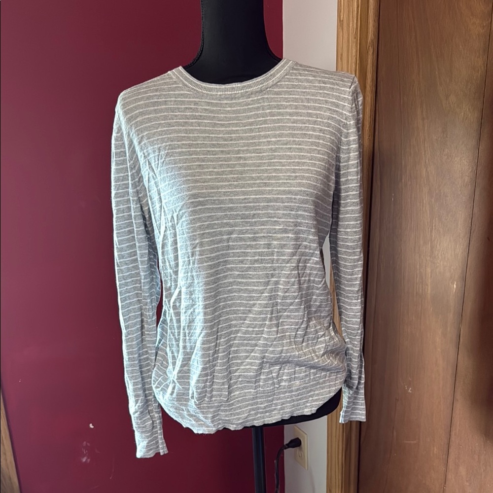 Banana Republic Factory Gray Fitted Long Sleeve Tee